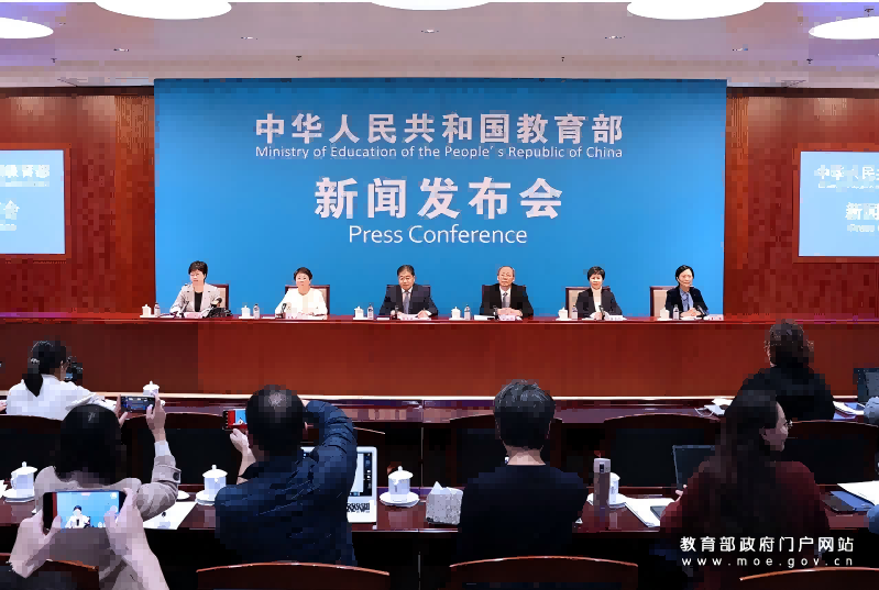 助力乡村人才振兴 农业硕士培养模式改革再出发 ——教育部学位管理与研究生教育司负责人就《关于支持建设一批科技小院的通知》答记者问